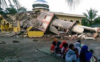 مصرع سبعة أشخاص جراء زلزال إندونيسيا