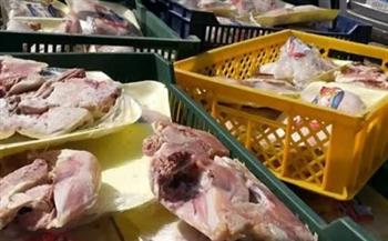 ضبط 150 كيلوجراما من الدجاج المجمد الفاسد خلال حملة تموينية بسوهاج