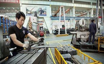 نمو الإنتاج الصناعي الصيني يتباطأ ومبيعات التجزئة دون التوقعات