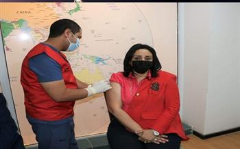 نائب وزير السياحة تتلقى جرعة لقاح كورونا الثانية في شرم الشيخ