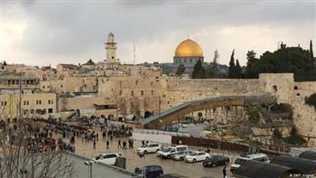 في خطوة استفزازية .. محكمة إسرائيلية تسمح للمستوطنين بترديد الصلوات والاستلقاء أرضا أثناء اقتحام الأقصى