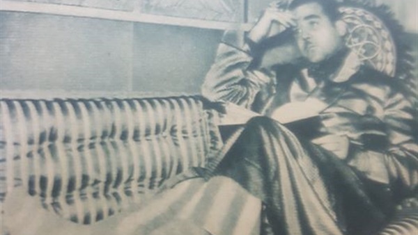 شعبان يوسف ينشر صورة نادرة للشاعر الغنائى الراحل حسين السيد دار الهلال
