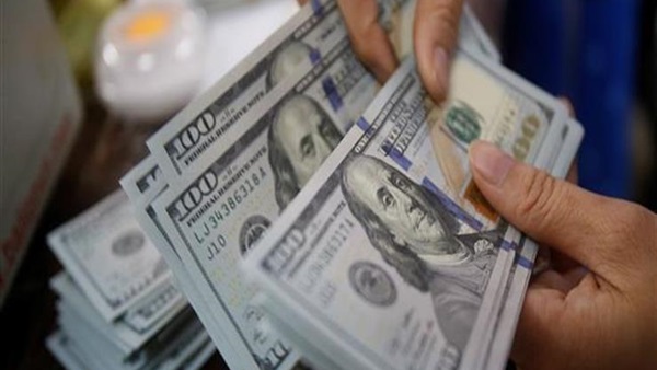 الدولار يواصل تراجعه بالسوق وبرلمانيون ارتفاع الاحتياطي وتحسن الصادرات وتراجع الواردات أسباب رفعت قيمة الجنيه وهذه العوامل ستدفع لاستمرار انخفاض سعر صرف العملة الخضراء دار الهلال
